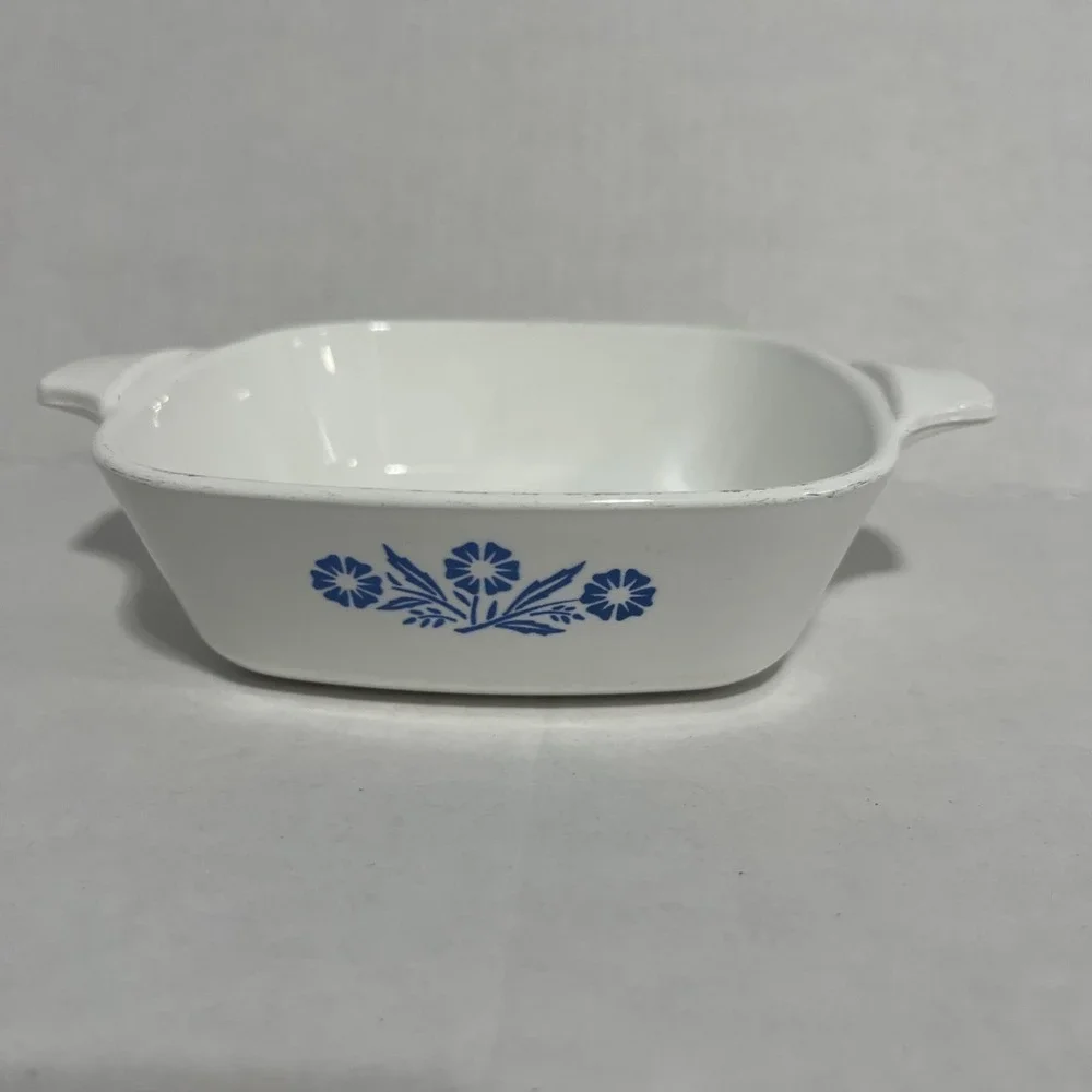 Vintage CORNING WARE Blue Cornflower PETITE PAN P-41. 1960's.